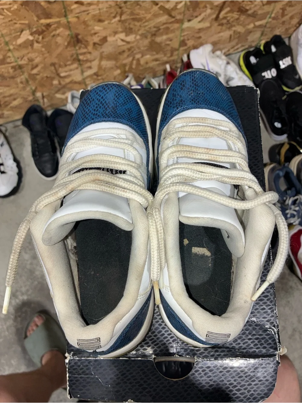 Jordan Low-Top Sneakers in White and Blue